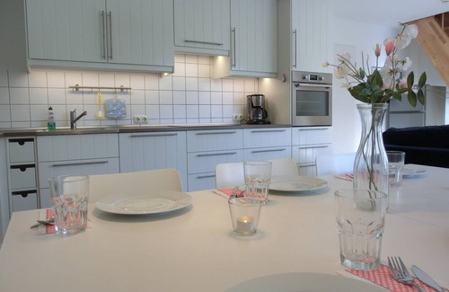 Graal Mueritz Apartment | Moderne Strandnahe 4-zimmer-ferienwohnung für bis 6 Pers. mit Balkon