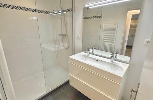Villers-sur-Mer Apartment | Moderne T2, bord de mer, Parking & Wifi gratuit