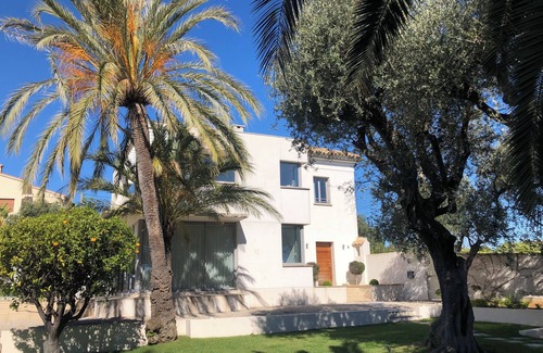Saint Antoine Villa | Moderne Villa mit Meerblick und Schönem Garten
