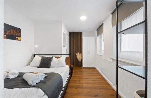 Stammheim Apartment | Modernes Apartement am Rhein in ruhiger Lage