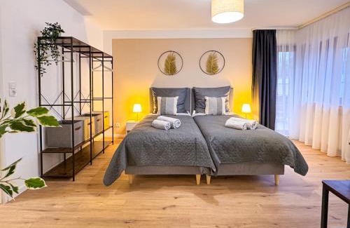 Ellenerbrok-Schevemoor Apartment | Modernes Apartment mit Balkon & Parkplatz, WiFi