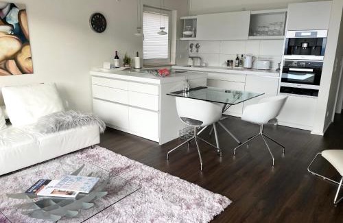 Ebersteinburg Apartment | Modernes Apartment mit traumhaftem Sunset Blick
