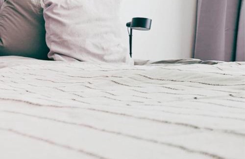 Altlindenau House | modernes Einraumzimmer mit eigenem Bad, Balkonnutzung, zentrumsnah - In 10 Minuten mit dem Rad oder dem ÖPNV zur Arena und in Leipzigs Innenstadt