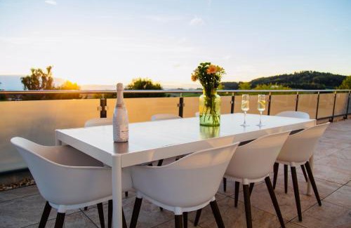 Waldkirchen Apartment | Modernes Penthouse mit Bergpanorama & großer Terrasse, für bis zu 8 Personen