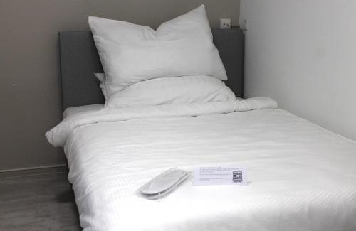 Bilten Apartment | Modernes Studio mit Küche & Parkplatz
