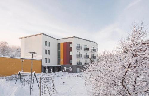 Kirkkonummi Apartment | Moderni asunto hyvien yhteyksien päässä