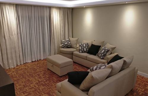 Greater Johannesburg Metropolitan Area Apartment | Modernised, pristine apartment in Blairgowrie