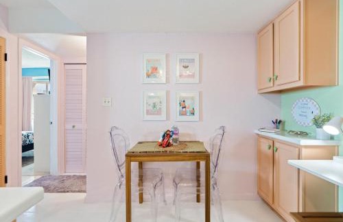 Marble House | Modernized 1br Condo W Shared Pool & Spa