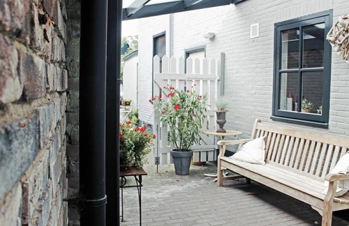 Bergen Apartment | Modernized former artist's studio. Only a 4 minute walk to the center