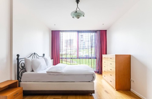 Kadikoy Apartment | Modernly Designed Spacious Flat Near Kadikoy