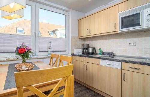 Zingst Apartment | Modernly furnished 4-room apartment in beach location