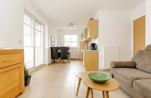 Rerik Apartment | Modernly furnished 3-room apartment with balcony, 450 m to the beach.