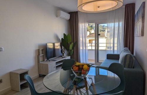L'Estartit Apartment | Moderno con piscina en LEstartit by Host&Joy