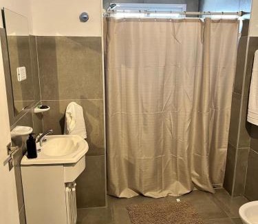 Resistencia Apartment | Moderno departamento con cochera en el corazón de Resistencia ideal para dos personas