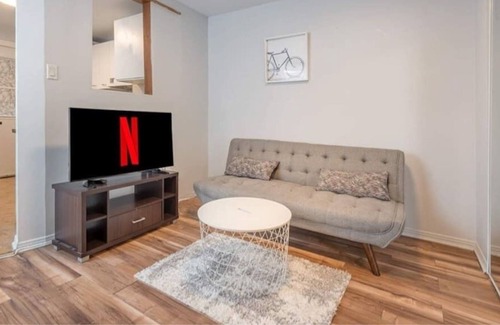 Sainte-Marie Apartment | Modest 4BedR Apt - 5mins Walk From Parc LaFontaine