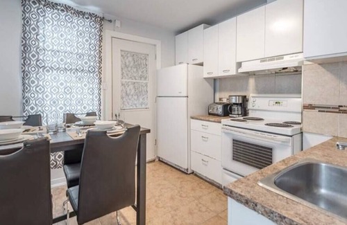 Sainte-Marie Apartment | Modest 4BedR Apt - 5mins Walk From Parc LaFontaine