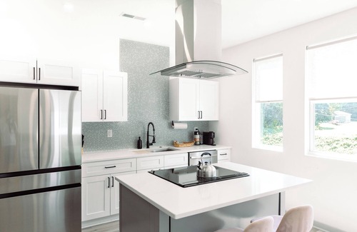 Charlotte House | ModTrio 3-bedroom w/Ensuites in Charlotte mins from Airport & Uptown