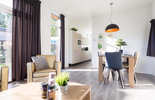Lunteren Ski Chalet | ✓ Module at Landgoed de Scheleberg ✓ Holiday home for 5 persons ✓ Situated in Lunteren (Gelderland) ✓ Holiday park at the Veluwe ✓ Book directly at the park
