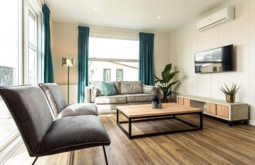 Berkhout Ski Chalet | ✓ Module Flat Roof at Park Westerkogge ✓ Holiday home for 4 people ✓ Located in Berkhout (North Holland) ✓ Waterfront holiday resort ✓ Book directly at the resort
