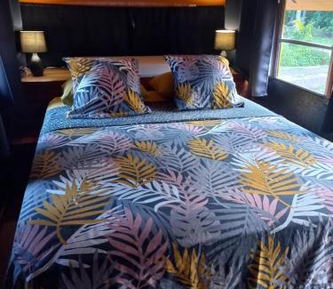 Moorea-Maiao Apartment | Moe Bus House