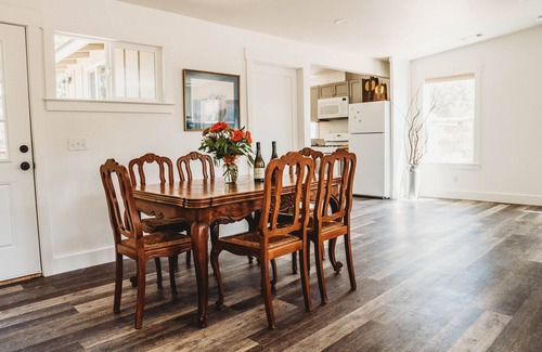Adelaida House | 'Moe's Cabin' in the heart of Adelaida wine country