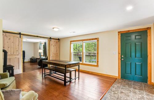 Mather House | Moe's Vineyard - Cabin