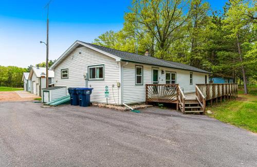 Mather House | Moe's Vineyard - Cabin