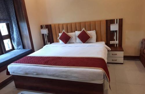 Raichak Hotel | Mohinur villa