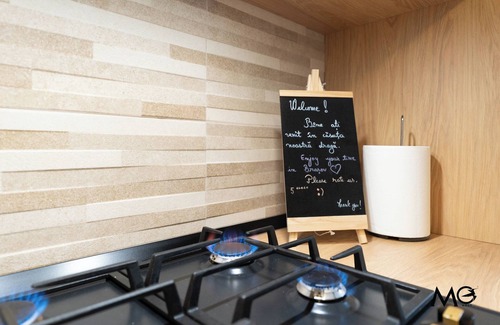 Tractorul Apartment | MoHost Sabina - Luxury with Balcony