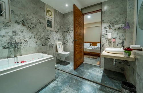 Hadapsar Hotel | Moistin Hotel