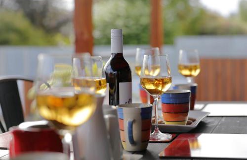 Te Anau House | Mokonui Cottage - Te Anau Holiday Home