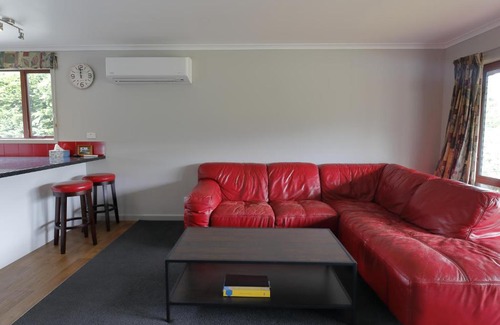 Te Anau House | Mokonui Cottage - Te Anau Holiday Home