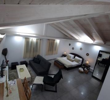Safed Old City Cabin | Mol Hahr