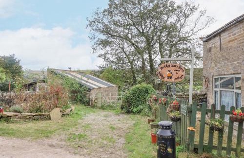 Oxenhope House | Moldy Warp Barn