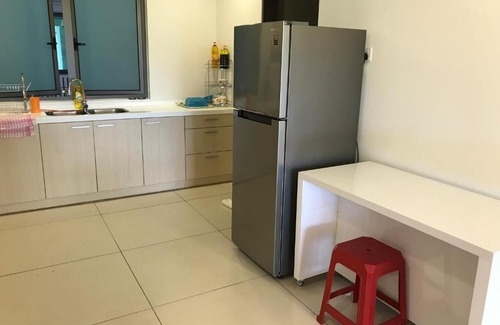 Taman Molek Apartment | Molek Pine 3