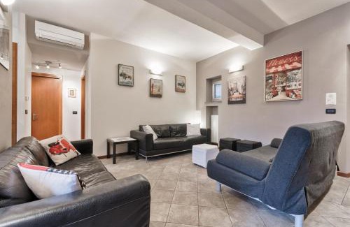 Roman Quarter Apartment | Moleloca - San Tommaso Apartment