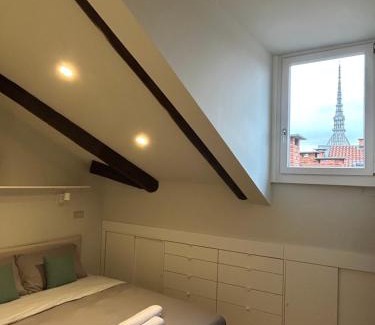 Historic Centre Apartment | MoleVibes, Mansarda Panoramica - Piazza Vittorio