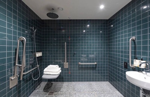 Cribbs Causeway Hotel | Mollie's Motel & Diner