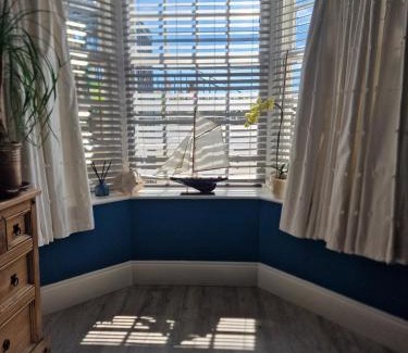 Seafront Apartment | Molly Marine - Bespoke 2 Bedroom Courtyard Apartment - 1 Minute From Brighton Pier