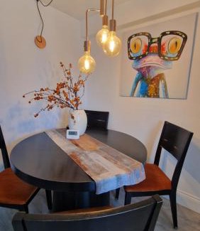 Seafront Apartment | Molly Marine - Bespoke 2 Bedroom Courtyard Apartment - 1 Minute From Brighton Pier