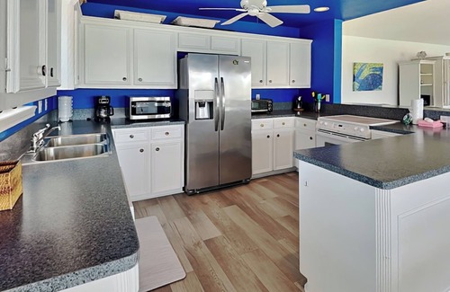 Pirates Beach House | Molly's Dune | Spacious, Near Beach