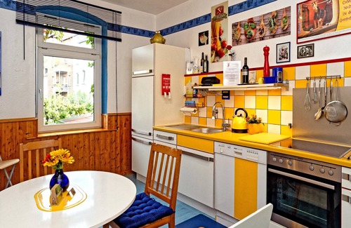 Oststadt/Stadtfeld Apartment | Moltkestrasse 89 Apartment + Pension garni F *****