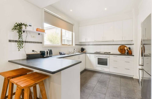 Capel Sound House | Moments from the Beach - Family friendly Townhouse 50m to beach - 4pm check out on Sundays*