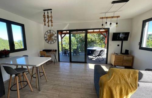 Sainte-Marie Apartment | MonÉTOILE charmant bas de villa