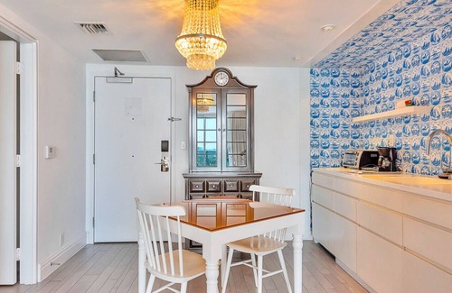 West Avenue Apartment | MON 24H Gym Spa Free WiFi II