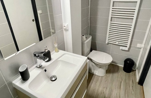 Cognac Apartment | Mon Charmant Cognac Grand Studio Hyper Centre Cognac