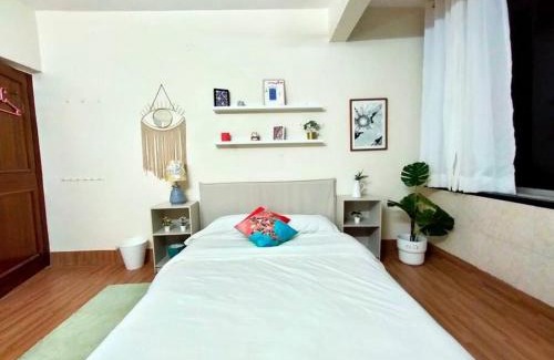 Bandra West Apartment | Mon Desire 5, Perry Cross Rd, Bandra West by Connekt Homes