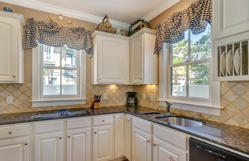 Rosemary Beach House | Mon Petit Chateau, Gulf Side, Sleeps 8 + Free Attraction Tickets!