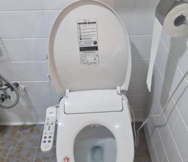 Changanil-tong Apartment | Mona Lisa A 2 rooms 3 beds 5 people 5 minutes on foot from Janghanpyeong Station Netflix YouTube Premium