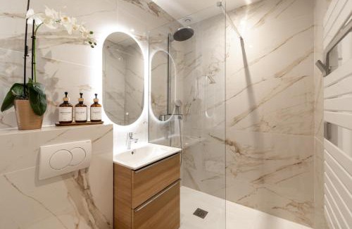 Beausoleil Apartment | MONACO Border LUXURY SUITE - SEA VIEW - POOL